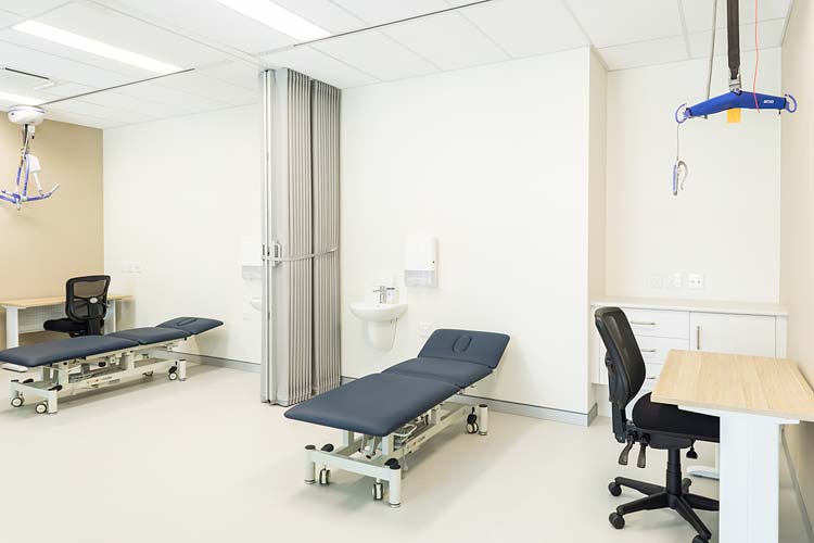 Treatment room for spinal rehabilitation