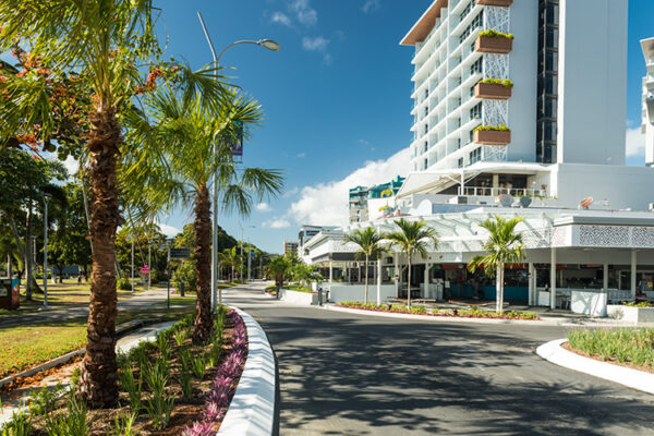 View along roadway to start of the Esplanade Dining Precinct